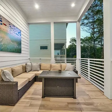 Spacious Home 1/2 Mile To Beach - Bikes - Fire Pit Table - Beach Gear - Infinity Table